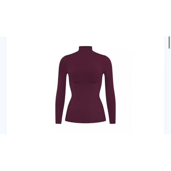 Skims soft smoothing seamless turtleneck long sleeve t-shirt deep berry - Picture 2 of 4